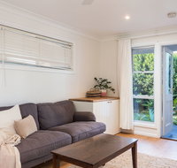 Surf Side Retreat - Suburb Australia