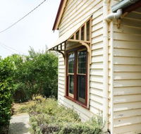 Miss Pyms Cottage - Suburb Australia