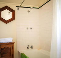 Smiths Cottage - Suburb Australia