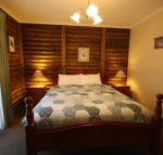 Halls Gap Log Cabins - Suburb Australia
