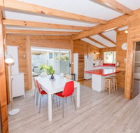 Acacia Cottage - Suburb Australia