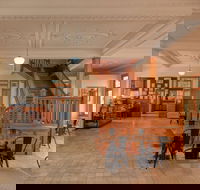 Hotel Corones - Suburb Australia
