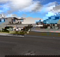 Warwick Vines Motel - Suburb Australia