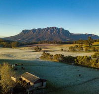 Carinya Farm Holiday Retreat - Suburb Australia