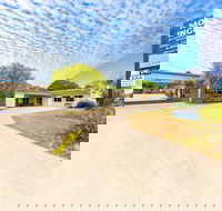 Motel Ingham - Suburb Australia