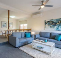 Parkview Villa 2 Luxury 3 Bedroom Home - Suburb Australia