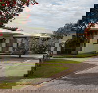 Pine Country Caravan Park - Suburb Australia