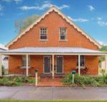 Eliza 1875 Red Brick Duplex Townhouse - Suburb Australia