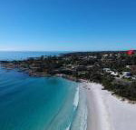 GRANITE BEACH HOUSE at Bay of Fires - Suburb Australia