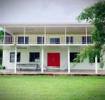 Holiday Rental Huge House With Beach Views - Suburb Australia