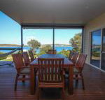 Waterfront on Osprey - Suburb Australia