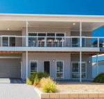 Bungala Coastal Retreat - Suburb Australia