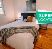 A Wave Away at Glenelg Cosy Unit Near The Beach - Suburb Australia