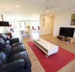 Barefoot Bungalow at Hat Head - Suburb Australia