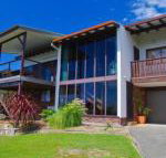 Barrels Beach House 28 Dulconghi Street - Suburb Australia