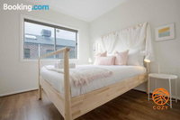 109Cozy Cranbourne Family House5Bed2Bath2Parking