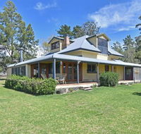 Soldiers Cottage picturebook vineyard home - Suburb Australia
