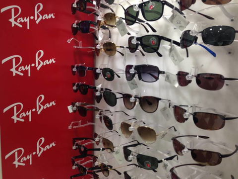 Greg Luke Optometrist - Suburb Australia 3