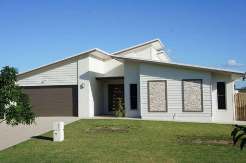 Visual Constructions - Suburb Australia 0