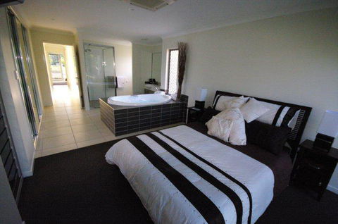 Visual Constructions - Suburb Australia 4