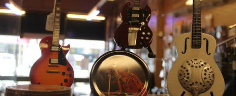 Good Vibrations Music Store - Suburb Australia 4