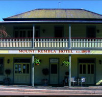Mount Kembla Village Hotel - Suburb Australia