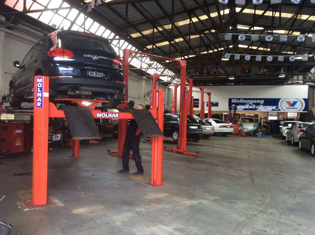 Motor Mechanics Wollongong NSW Suburb Australia