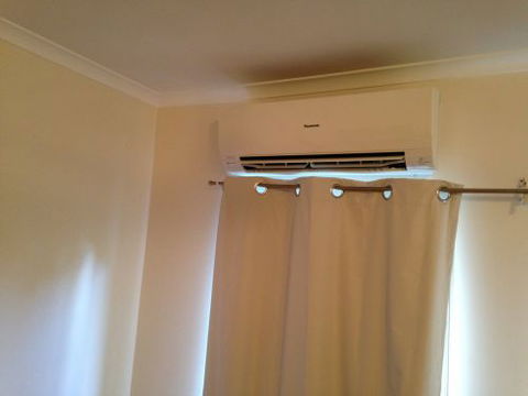 Hall Don–Air Conditioning & Refrigeration Services - Suburb Australia 3