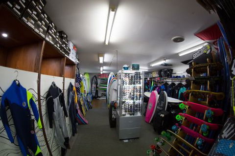 Boarderline Surf & Skate - Suburb Australia 4