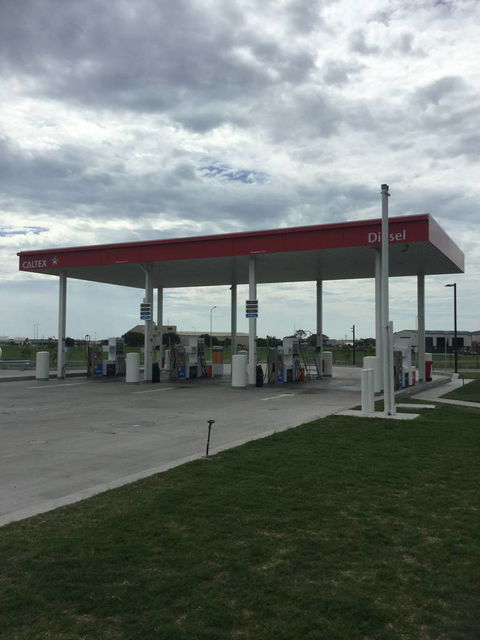 Caltex Paget City Gates - Suburb Australia 0