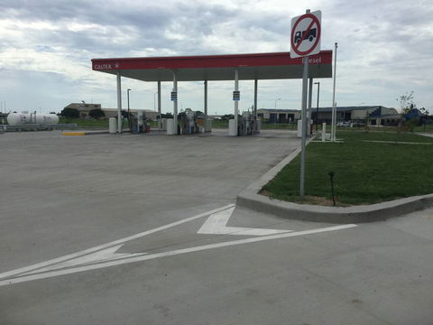 Caltex Paget City Gates - Suburb Australia 2