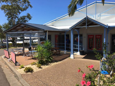 Laurieton Seafoods - Suburb Australia 4