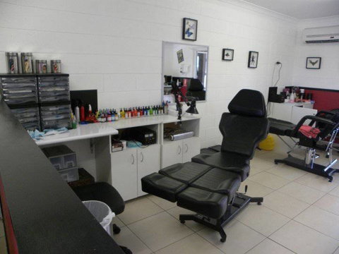 Tatt2 On Churchill - Suburb Australia 3