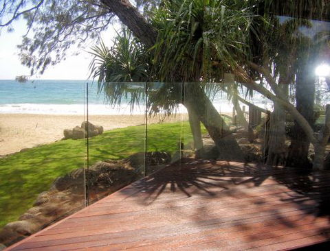 Ali, Glass & Stainless - Suburb Australia 1