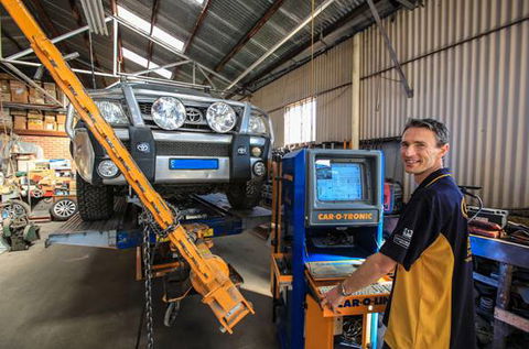Scott’s Smash Repairs & Towing - Suburb Australia 3