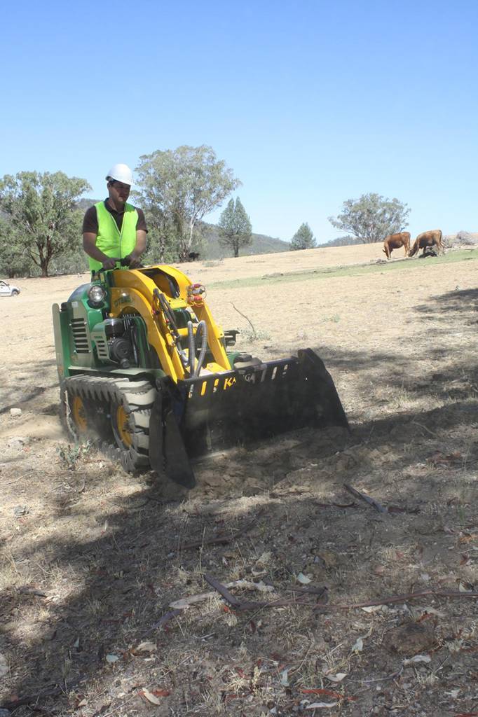Excavating Earthmovers Tamworth NSW Suburb Australia