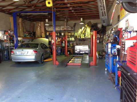 Bob’s 4WD & Tyre Centre - Suburb Australia 0