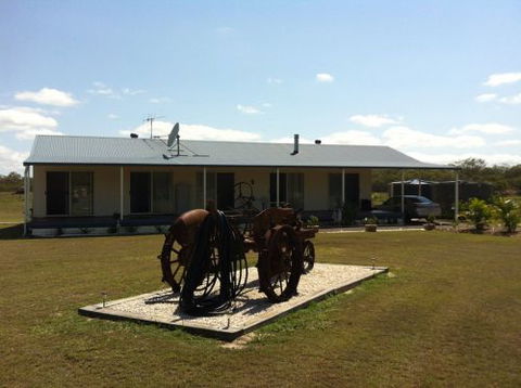 Gin Gin Country Realty - Suburb Australia 1