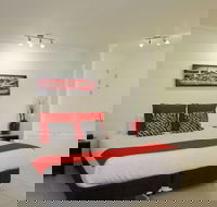 Charm City Motel - Suburb Australia