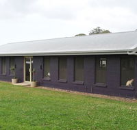 Boambee Valley Cat Retreat - Suburb Australia