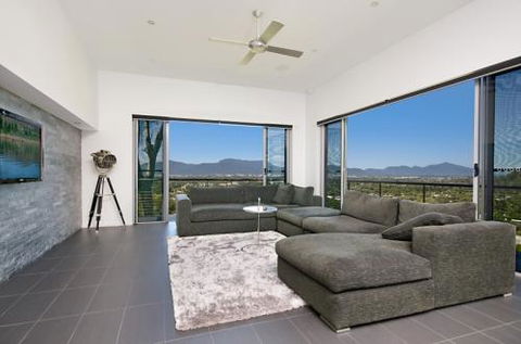 Interline - Suburb Australia 1