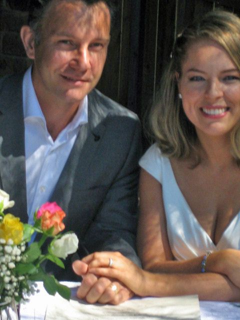 Carolyn Pearson Marriage Celebrant - Suburb Australia 3