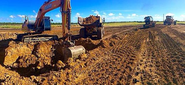 Excavating Earthmovers Moranbah QLD Suburb Australia