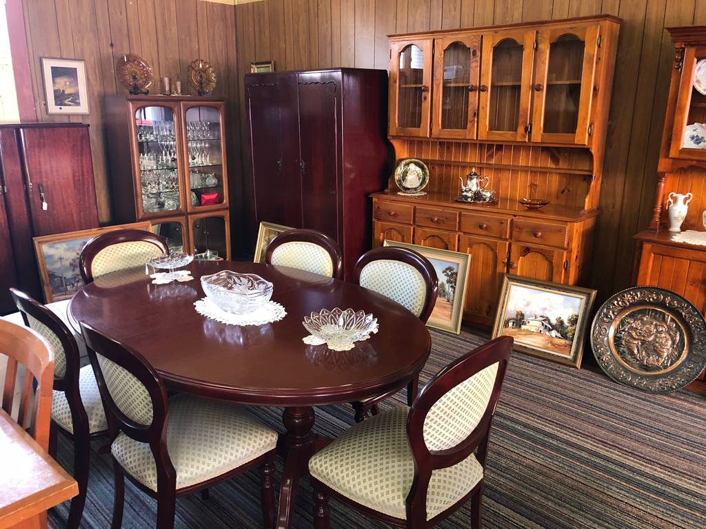 Antique Dealers Maitland NSW Suburb Australia