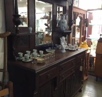 Rockin Relics Antiques Barn - Suburb Australia
