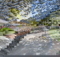 Pacific Towers Beach Resort - Suburb Australia