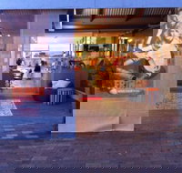 Fringe - Suburb Australia