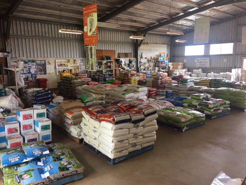 Barnyard Stockfeed, Pet And Garden Centre - Suburb Australia 0