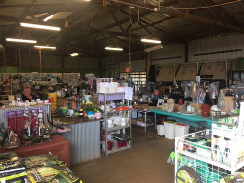 Barnyard Stockfeed, Pet And Garden Centre - Suburb Australia 2