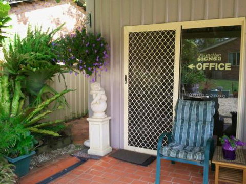 Paradise Signs - Suburb Australia 1